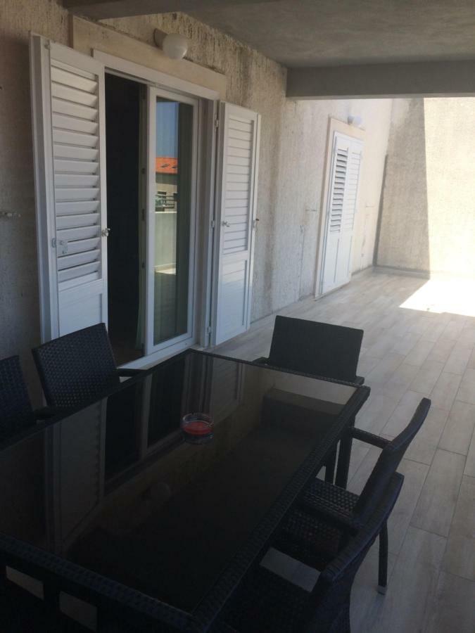 Apartment Vrba Supetar Exteriör bild